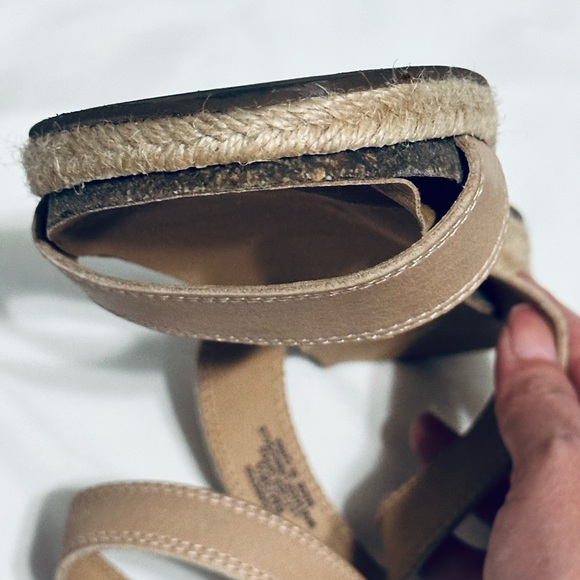 Lucky Brand Garston Women's Leather Sandals - Picture 8 of 11